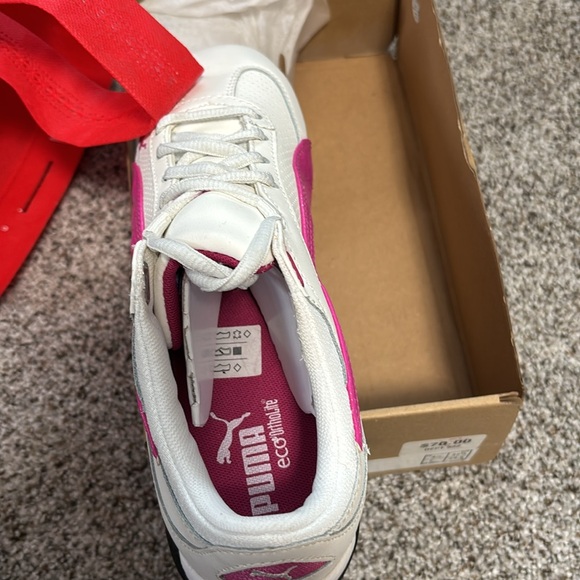 Puma tennis shoes. Never Worn - Picture 2 of 4